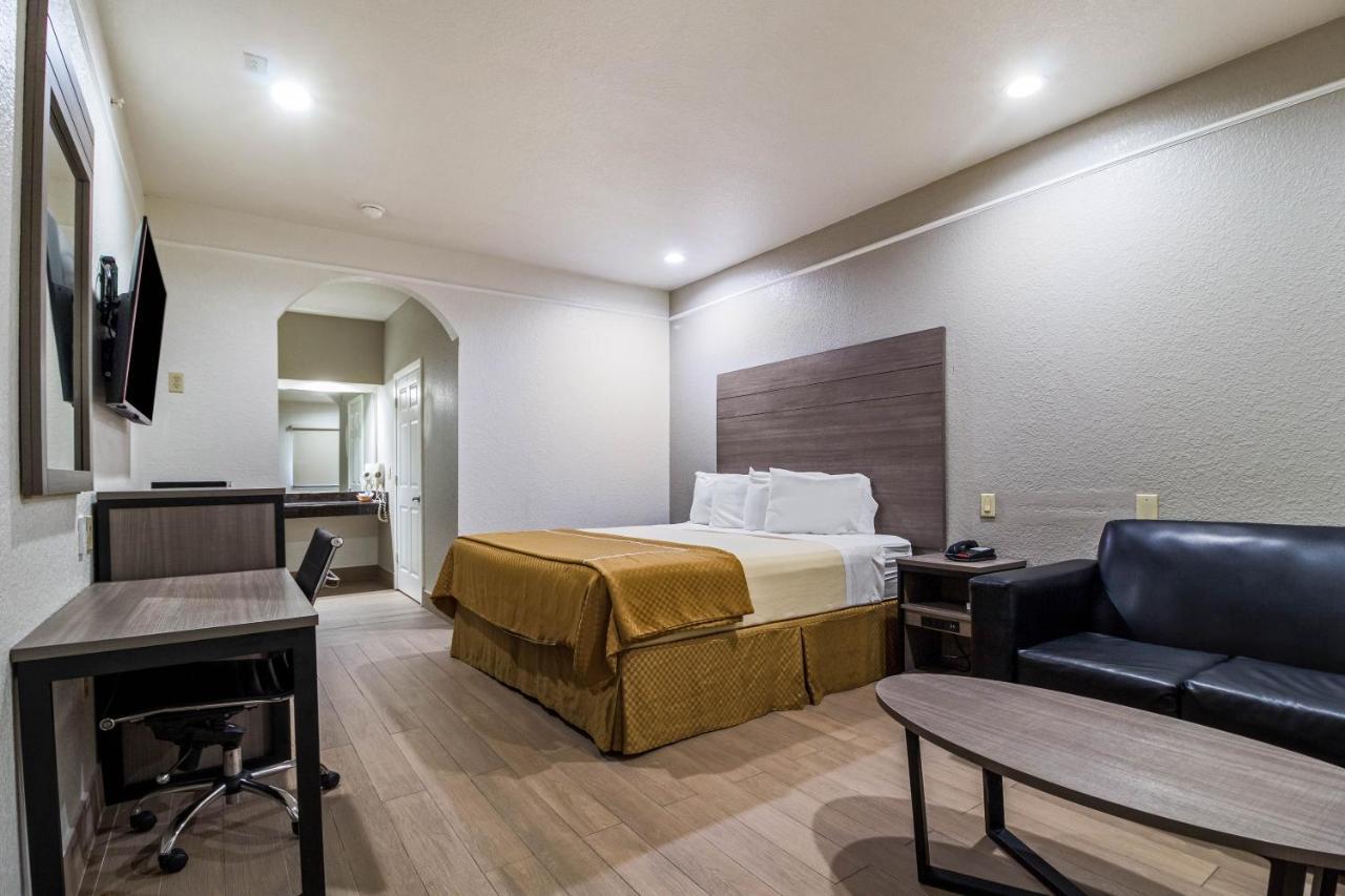 Scottish Inn And Suites Baytown Eksteriør billede