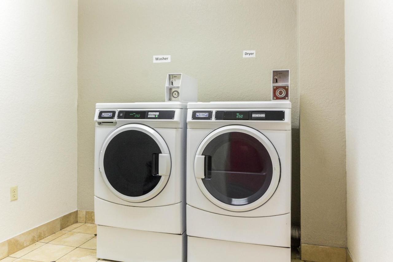 Scottish Inn And Suites Baytown Eksteriør billede
